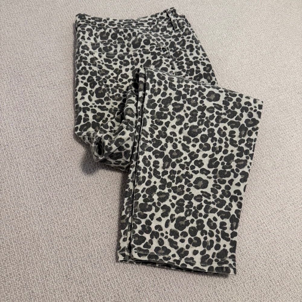 Leopard Ann Taylor LOFT Modern Skinny Jeans!